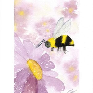 Aquarelle animale représentant une petite abeille duveteuse venant savourer le nectar d'une fleur dans un champs de fleurs réalisée par Christelle Lachambre artiste-peintre